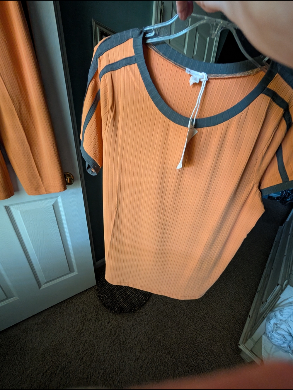 Hem & Thread Loung Set - Picture 16 of 16